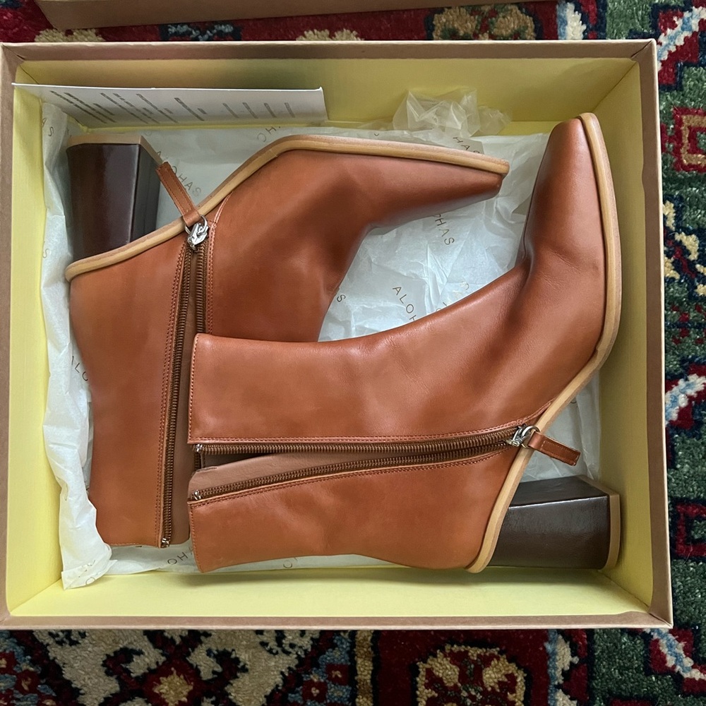 Alohas- West Cape Vintage Tan Boots